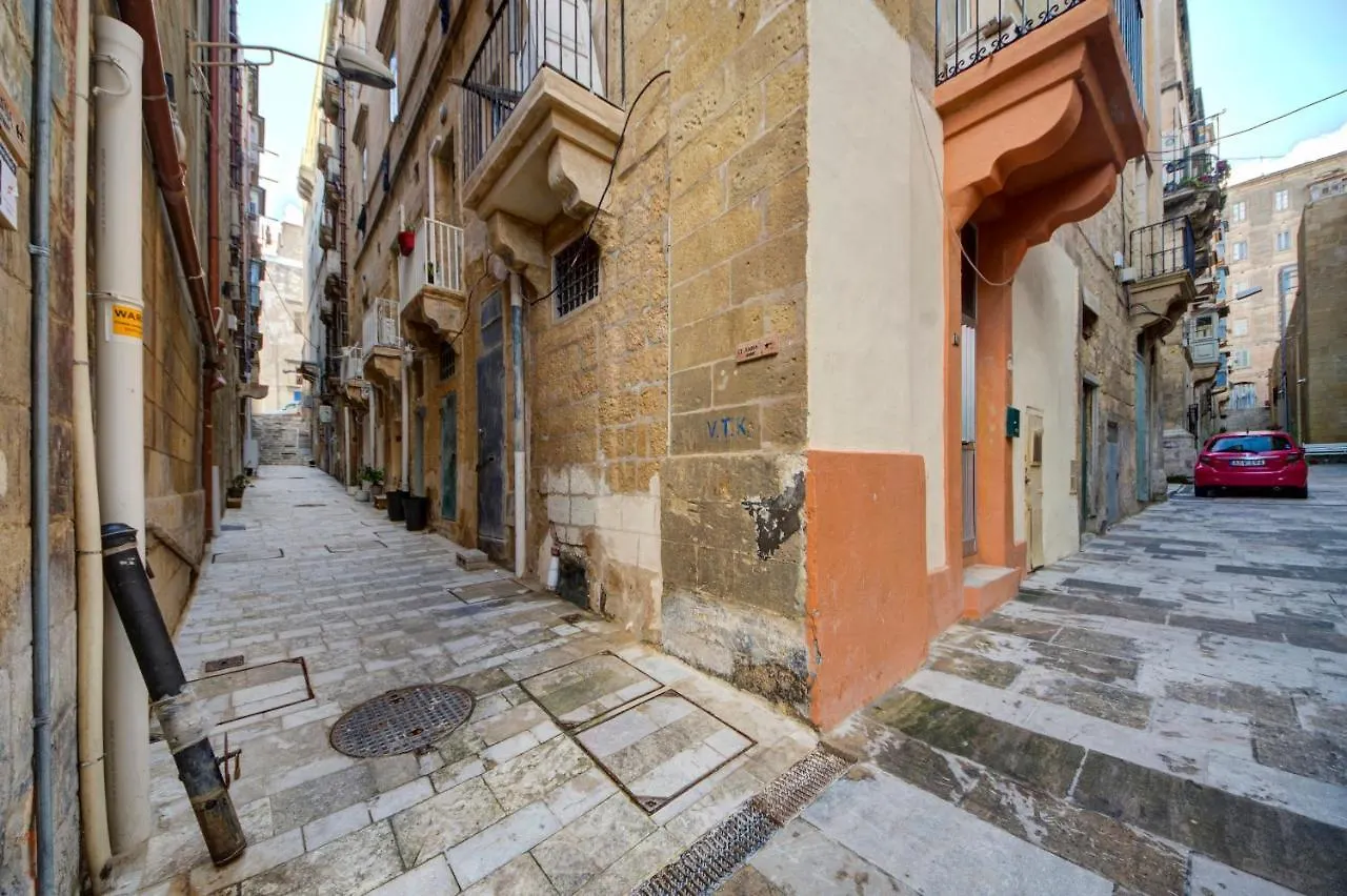 Sally Port 29 Βαλέτα 0*,  Μάλτα